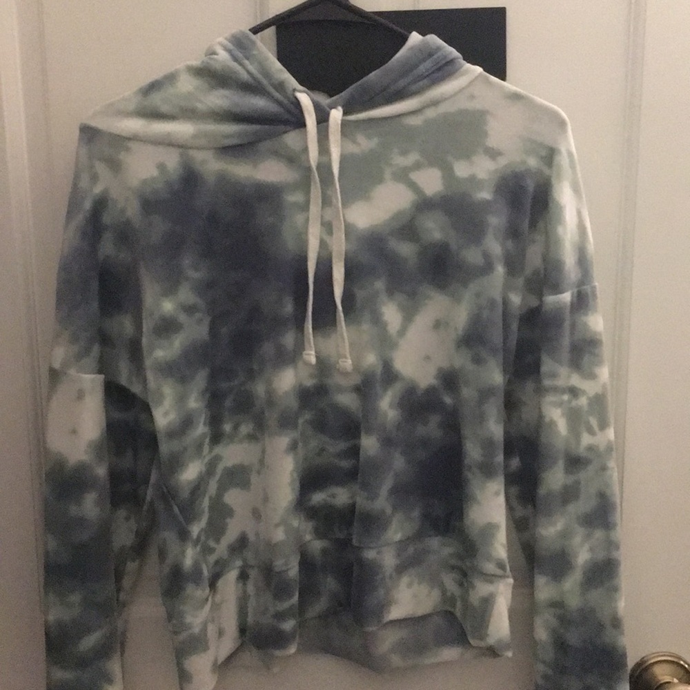 cropped hoodie